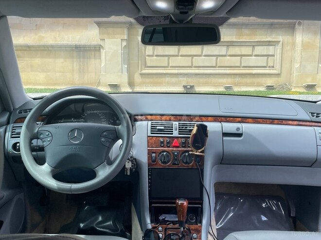 Mercedes E 280 1999, 293,000 km - 2.8 l - Bakı