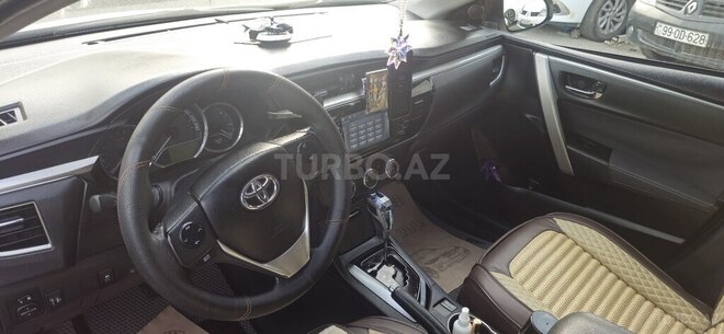 Toyota Corolla 2014, 240,000 km - 1.6 л - Bakı