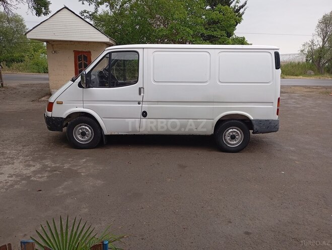Ford Transit 1999, 441,480 km - 2.5 l - Salyan