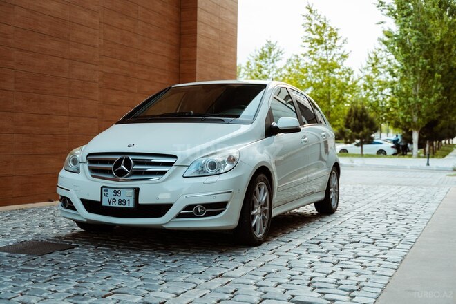 Mercedes B 180 2010, 118,000 km - 1.7 l - Bakı