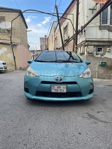 Toyota Prius C 2012, 183,457 km - 1.5 l - Bakı