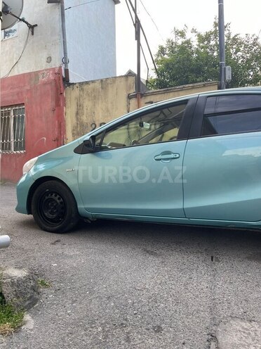 Toyota Prius C 2012, 183,457 km - 1.5 l - Bakı