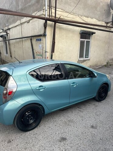 Toyota Prius C 2012, 183,457 km - 1.5 l - Bakı
