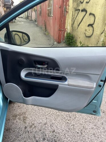 Toyota Prius C 2012, 183,457 km - 1.5 l - Bakı
