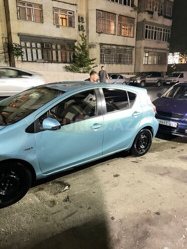 Toyota Prius C 2012, 183,457 km - 1.5 l - Bakı