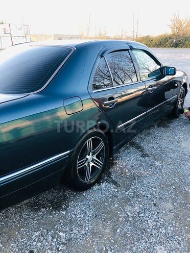 Mercedes E 230 1996, 490,000 km - 2.3 л - Yevlax