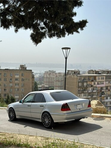Mercedes C 230 1998, 260,000 km - 2.3 l - Bakı