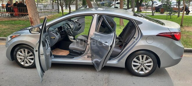 Hyundai Elantra 2015, 110,000 km - 1.8 l - Bakı