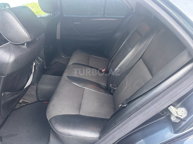 Mercedes E 270 2001, 510,000 km - 2.7 l - Salyan
