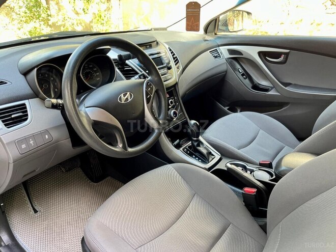 Hyundai Elantra 2015, 70,000 km - 1.8 л - Xırdalan