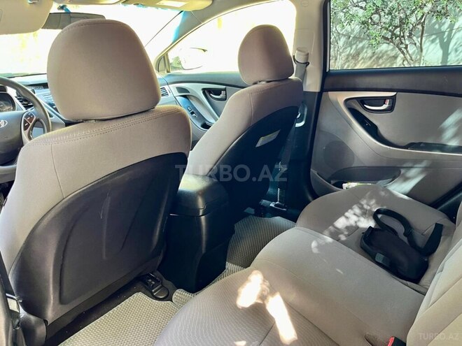 Hyundai Elantra 2015, 70,000 km - 1.8 л - Xırdalan