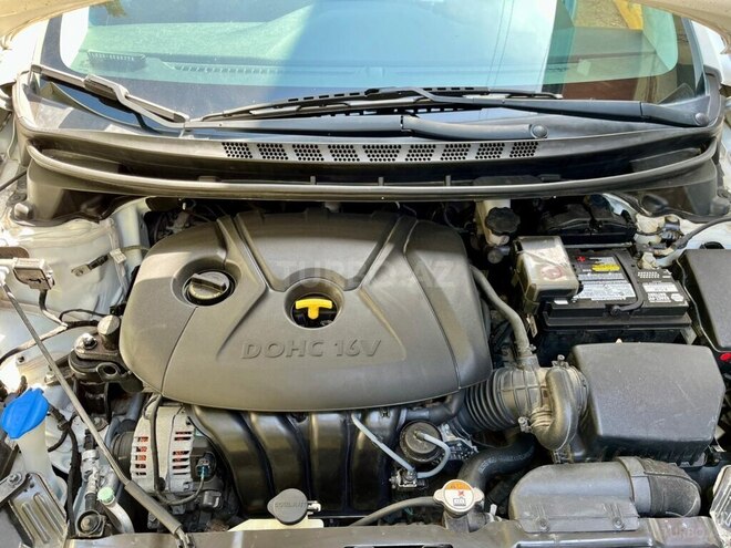 Hyundai Elantra 2015, 70,000 km - 1.8 л - Xırdalan