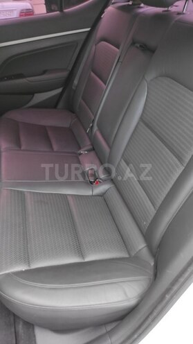 Hyundai Elantra 2016, 180,000 km - 1.6 l - Bakı