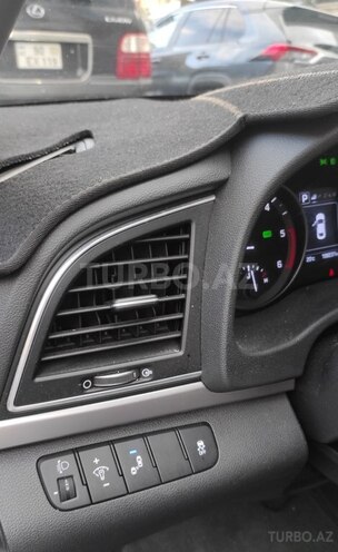 Hyundai Elantra 2016, 180,000 km - 1.6 l - Bakı