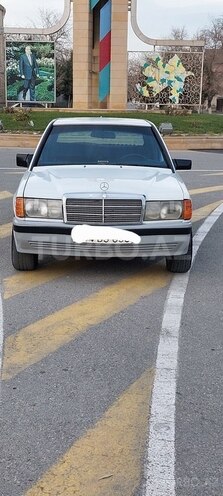 Mercedes 100