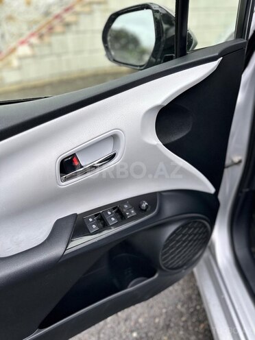 Toyota Prius 2018, 160,000 km - 1.8 л - Bakı