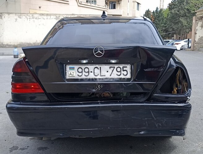 Mercedes C 220 1998, 470,000 km - 2.2 l - Bakı