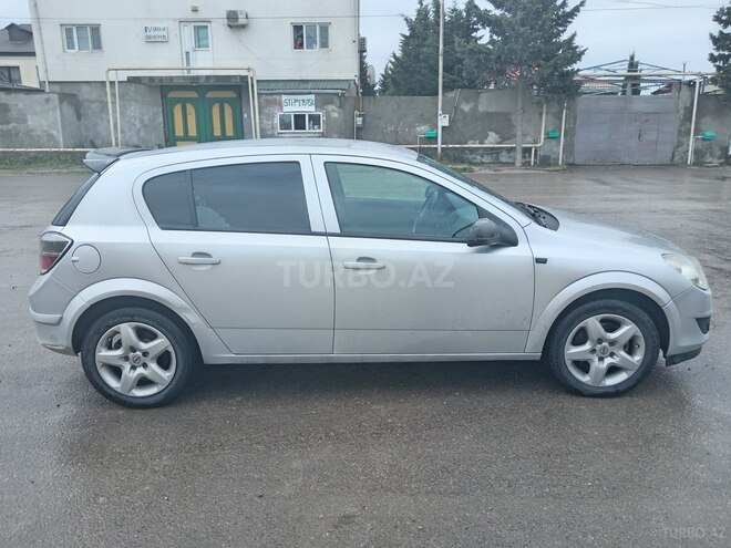 Opel Astra 2009, 260,000 km - 1.4 l - Bakı