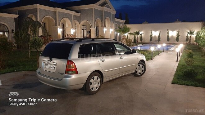 Toyota Corolla 2005, 258,000 km - 1.4 l - Bakı