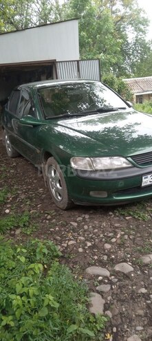 Opel Vectra 1996, 290,000 km - 1.6 l - Qusar
