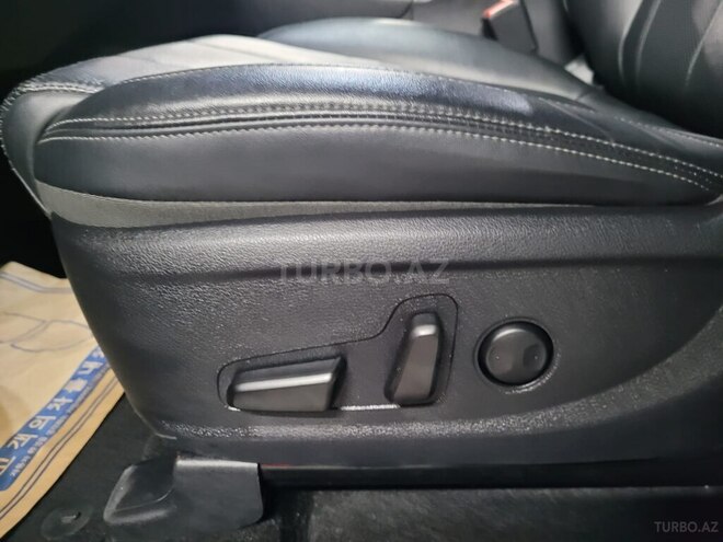 Hyundai Santa Fe-12