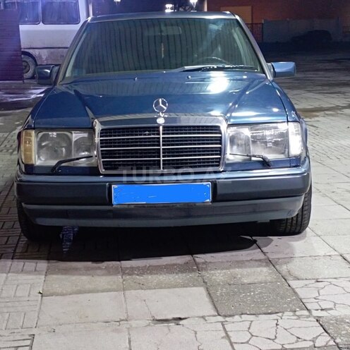 Mercedes E 200 1992, 323,670 km - 2.0 л - Sumqayıt
