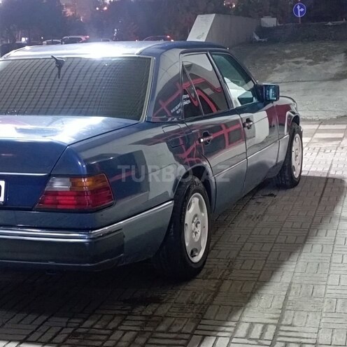 Mercedes E 200 1992, 323,670 km - 2.0 л - Sumqayıt