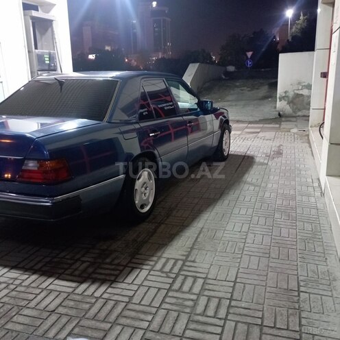 Mercedes E 200 1992, 323,670 km - 2.0 л - Sumqayıt