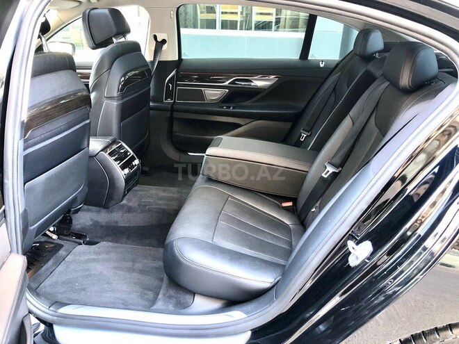 BMW 740 2016, 113,000 km - 3.0 л - Bakı