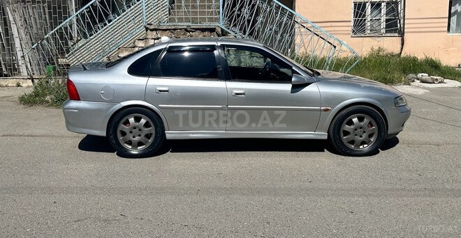 Opel Vectra 1999, 353,000 km - 2.0 l - Qazax
