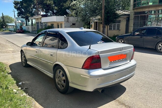 Opel Vectra 1999, 353,000 km - 2.0 l - Qazax