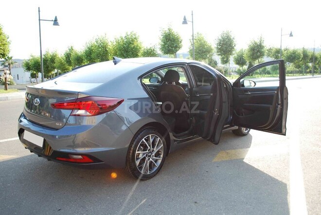 Hyundai Elantra 2019, 131,000 km - 2.0 l - Bakı