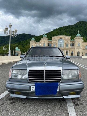 Mercedes E 220 1993, 400,000 km - 2.2 л - Qəbələ