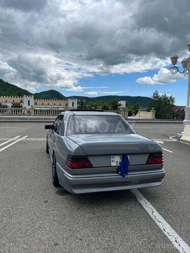 Mercedes E 220 1993, 400,000 km - 2.2 л - Qəbələ