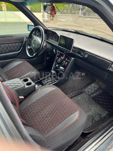 Mercedes E 220 1993, 400,000 km - 2.2 л - Qəbələ