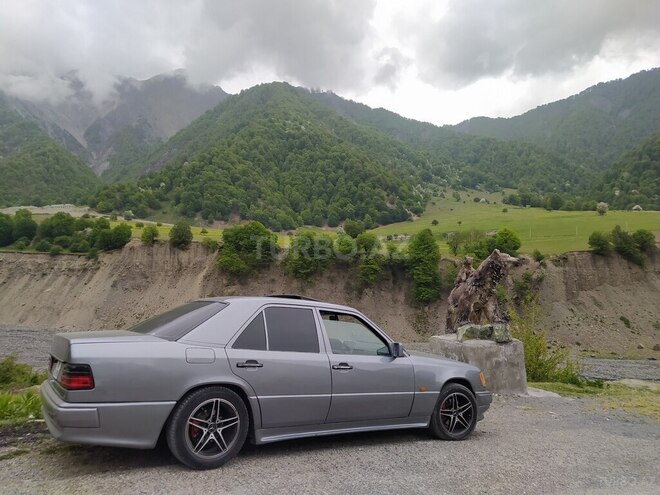 Mercedes E 220 1993, 400,000 km - 2.2 л - Qəbələ