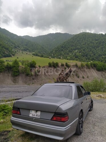 Mercedes E 220 1993, 400,000 km - 2.2 л - Qəbələ