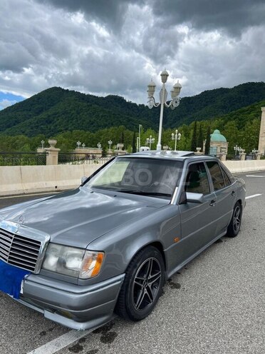 Mercedes E 220 1993, 400,000 km - 2.2 л - Qəbələ