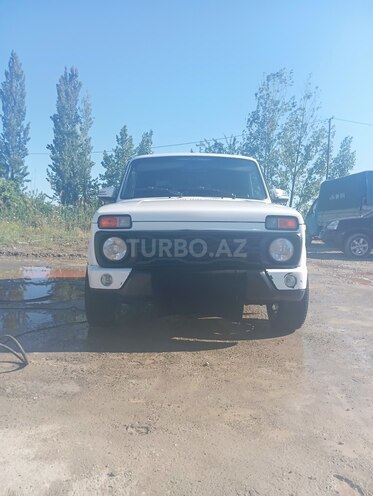 LADA (VAZ) Niva 2017, 999,999 km - 1.7 л - Salyan