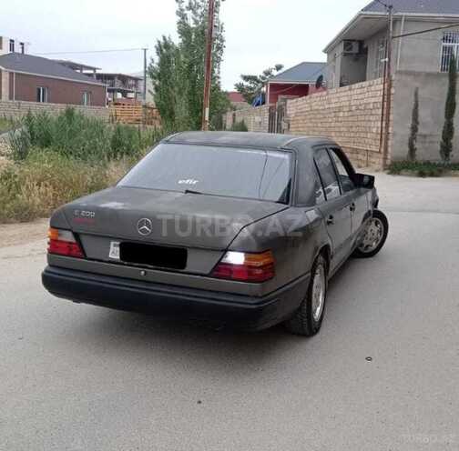 Mercedes E 200 1989, 380,000 km - 2.0 l - Bakı