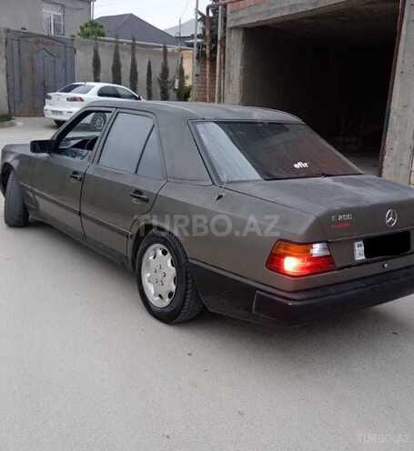 Mercedes E 200 1989, 380,000 km - 2.0 l - Bakı