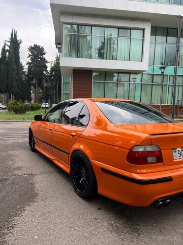 BMW 530 2001, 390,000 km - 3.0 l - Tovuz