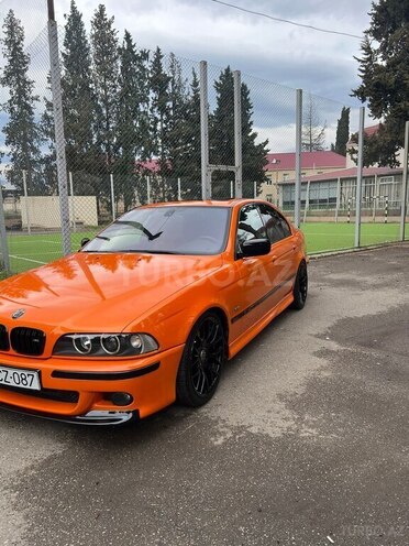 BMW 530 2001, 390,000 km - 3.0 l - Tovuz