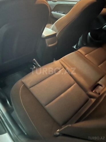 Hyundai Elantra 2018, 101,389 km - 1.6 l - Bakı