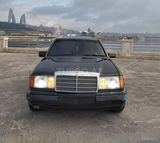 Mercedes E 230 1992, 490,000 km - 2.3 л - Bakı