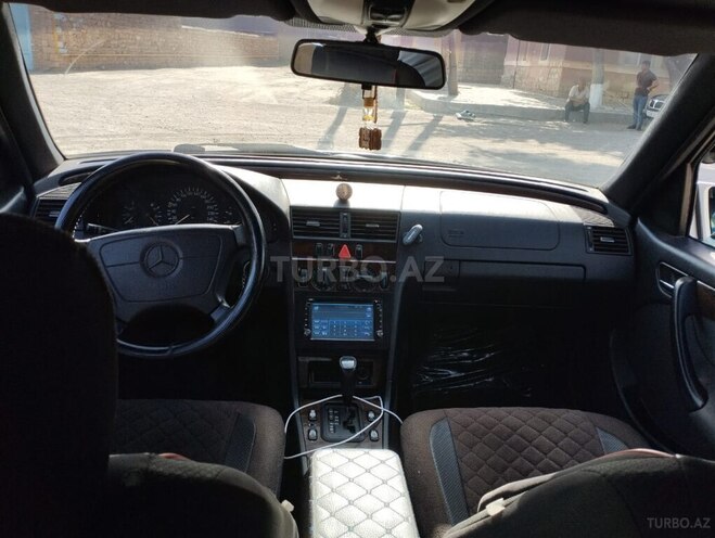 Mercedes C 240 1997, 272,000 km - 2.4 l - Naxçıvan