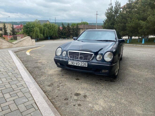 Mercedes E 270