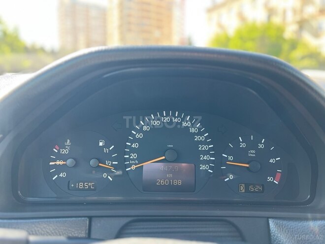 Mercedes E 220 2000, 260,188 km - 2.2 l - Bakı