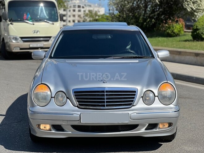 Mercedes E 220 2000, 260,188 km - 2.2 l - Bakı