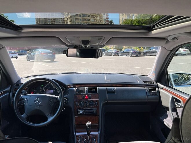Mercedes E 220 2000, 260,188 km - 2.2 l - Bakı
